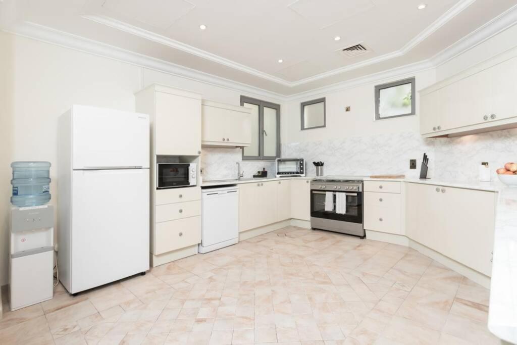 Apartment Quinta On Palm Jumeirah - 5 Bedroom + Kids *
